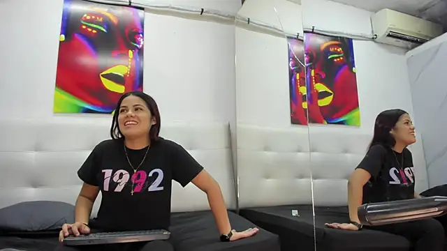 EsperanzaAndJey online show from March 2025 07:54:02 PM