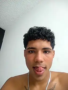 BrawnLove02 online show from March 2025 04:33:02 PM