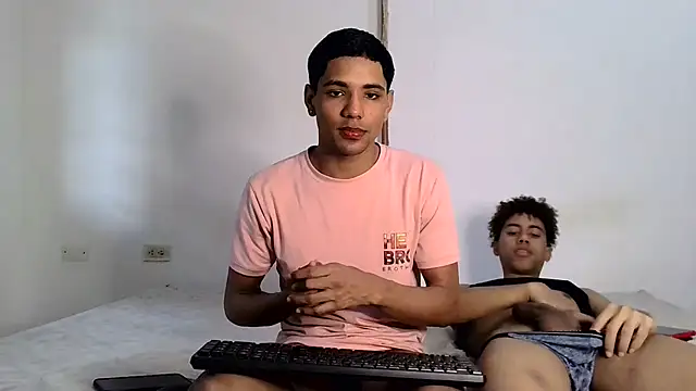 BrawnLove02 online show from September 2025 09:37:01 PM