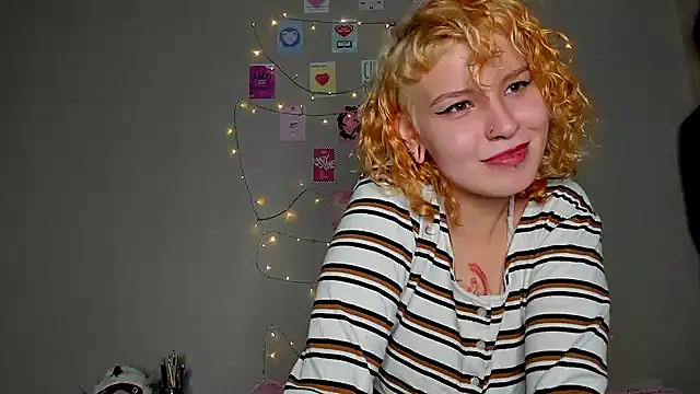 HannahBynes online show from September 2025 09:59:02 PM