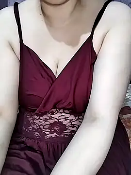 Snapshot of elnotella chatting on February 2025 06:20:01 AM elnotella online show from February 2025 06:20:01 AM