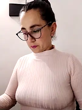 Alanna 11 online show from February 2025 11:30:02 PM