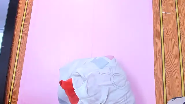 camilagreeco online show from October 2025 01:52:01 PM