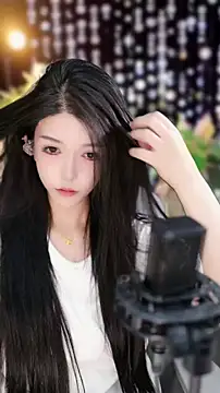 Snapshot of vv-77 chatting on November 2025 04:49:01 PM vv-77 online show from November 2025 04:49:01 PM