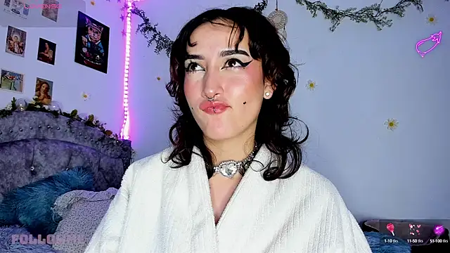 Snapshot of roxxystar_ chatting on March 2025 08:13:01 AM roxxystar online show from March 2025 08:13:01 AM