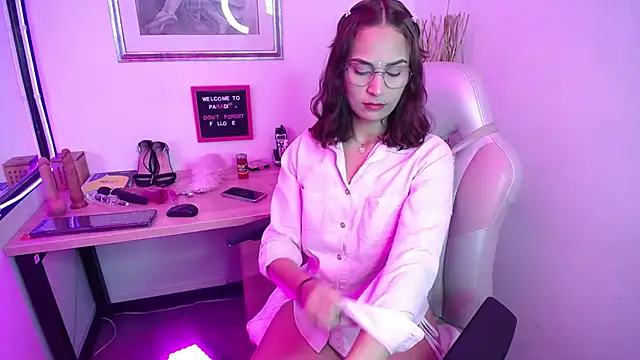 Snapshot of Auroraa_soul chatting on October 2025 12:26:02 PM Auroraa soul online show from October 2025 12:26:02 PM