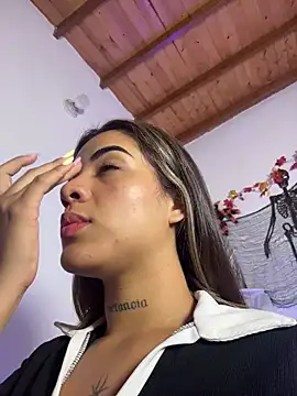 Snapshot of Maryybellax chatting on November 2025 10:32:01 PM Maryybellax online show from November 2025 10:32:01 PM