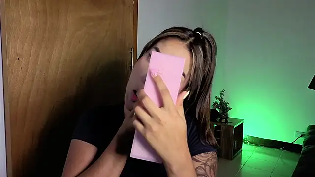 Snapshot of Maryybellax chatting on November 2025 09:59:02 PM Maryybellax online show from November 2025 09:59:02 PM