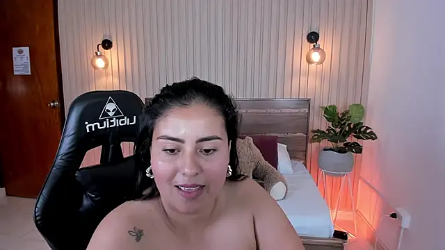sol valeria online show from February 2025 10:09:01 PM