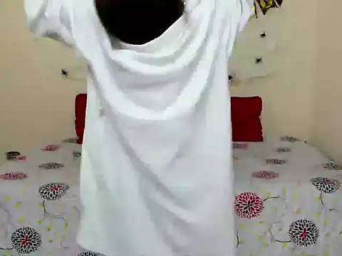 Snapshot of veronicamiller22 chatting on October 2025 11:46:02 PM veronicamiller22 online show from October 2025 11:46:02 PM