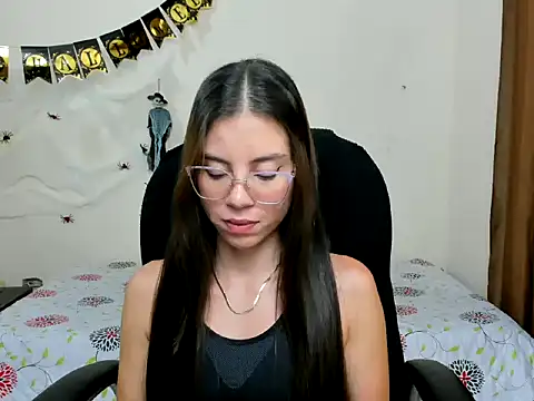 Snapshot of veronicamiller22 chatting on October 2025 02:12:02 AM veronicamiller22 online show from October 2025 02:12:02 AM