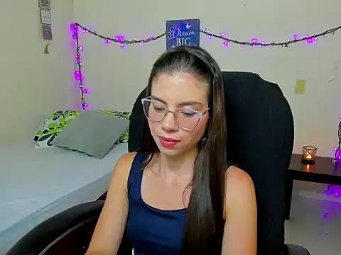 Snapshot of veronicamiller22 chatting on November 2025 02:43:02 AM veronicamiller22 online show from November 2025 02:43:02 AM