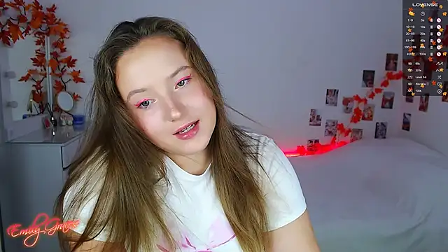 Snapshot of EmilyxxGraces chatting on September 2025 07:16:01 PM EmilyxxGraces online show from September 2025 07:16:01 PM