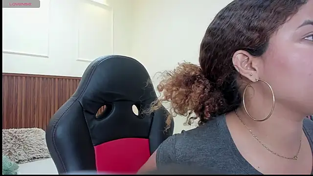 MELINAMARTINS online show from October 2025 07:27:01 PM