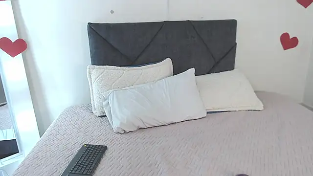 sara sharma  online show from February 2025 12:37:02 PM