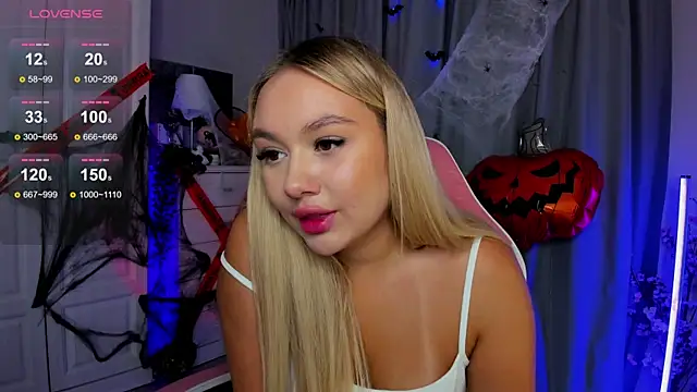 Snapshot of _Loneve__ chatting on October 2025 02:50:01 PM Loneve online show from October 2025 02:50:01 PM