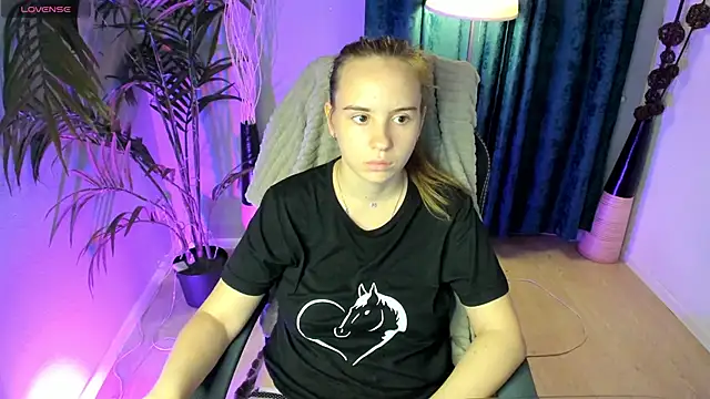 Lika 0ne online show from October 2025 12:13:02 PM