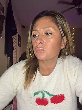 Snapshot of bossyroxy84 chatting on November 2025 12:55:02 AM bossyroxy84 online show from November 2025 12:55:02 AM