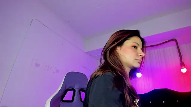 nicky angel1 online show from October 2025 06:39:02 PM