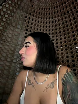 Snapshot of Scarlett-LS chatting on October 2025 01:23:01 AM Scarlett-LS online show from October 2025 01:23:01 AM