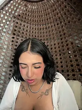 Snapshot of Scarlett-LS chatting on October 2025 02:36:02 AM Scarlett-LS online show from October 2025 02:36:02 AM