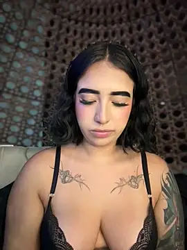 Snapshot of Scarlett-LS chatting on October 2025 04:14:01 AM Scarlett-LS online show from October 2025 04:14:01 AM