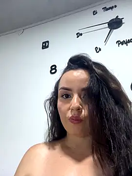 francy20 online show from October 2025 03:05:01 AM