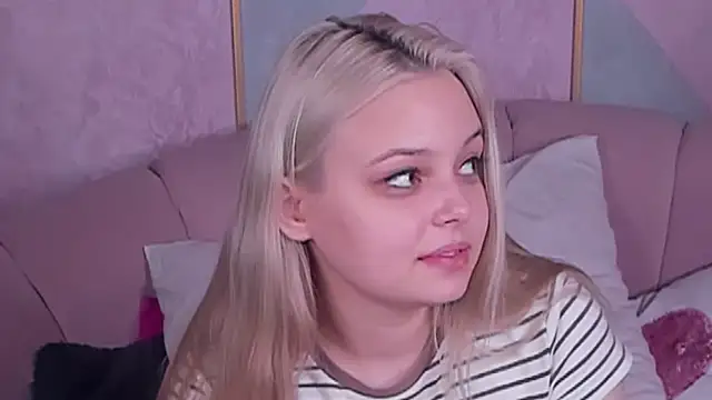 CLAIRE VOGT online show from February 2025 06:48:01 PM