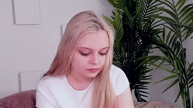 CLAIRE VOGT online show from March 2025 05:08:02 PM