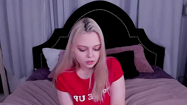 CLAIRE VOGT online show from March 2025 12:23:02 PM