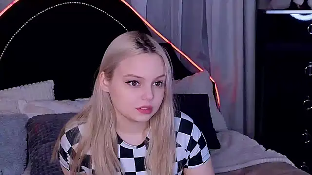 CLAIRE VOGT online show from March 2025 06:27:01 AM