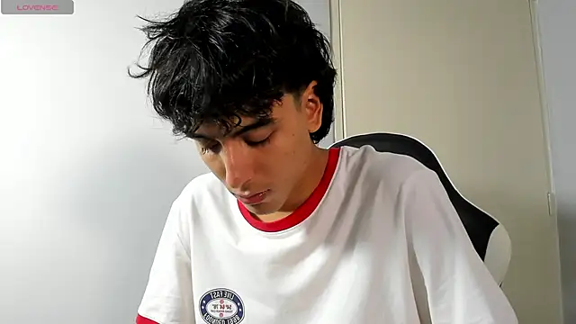 Snapshot of salvatore_montt chatting on February 2025 02:58:02 AM salvatore montt online show from February 2025 02:58:02 AM