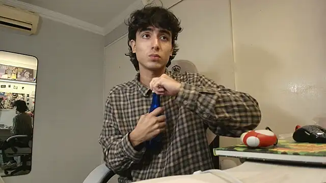 Snapshot of salvatore_montt chatting on November 2025 10:31:02 PM salvatore montt online show from November 2025 10:31:02 PM