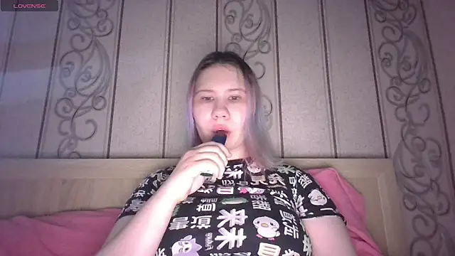 Snapshot of Little_kitsune1707 chatting on September 2025 01:16:02 PM Little kitsune1707 online show from September 2025 01:16:02 PM