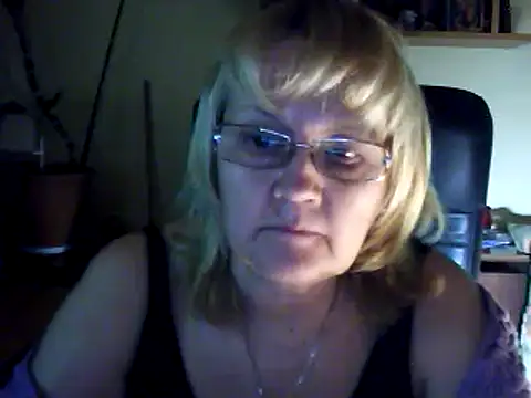 Snapshot of Violet5364 chatting on March 2025 08:32:01 PM Violet5364 online show from March 2025 08:32:01 PM
