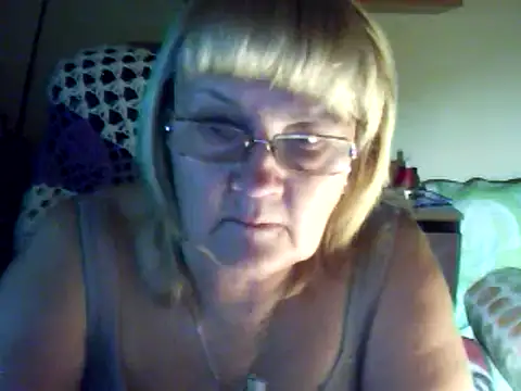 Snapshot of Violet5364 chatting on March 2025 08:31:02 PM Violet5364 online show from March 2025 08:31:02 PM