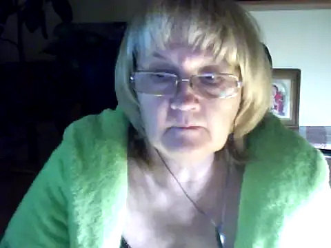 Snapshot of Violet5364 chatting on November 2025 03:03:01 PM Violet5364 online show from November 2025 03:03:01 PM