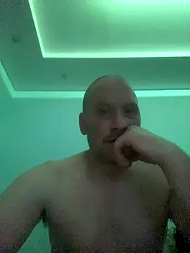 Snapshot of Krzysiekg123 chatting on December 2025 09:52:02 PM Krzysiekg123 online show from December 2025 09:52:02 PM