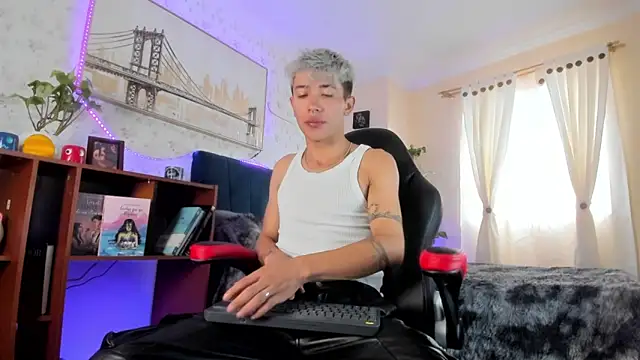 Ianwayne online show from March 2025 07:20:02 PM