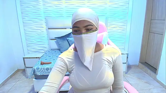 Snapshot of Zafira_kazenn chatting on February 2025 02:07:01 AM Zafira kazenn online show from February 2025 02:07:01 AM