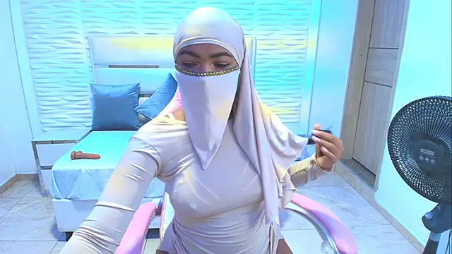 Snapshot of Zafira_kazenn chatting on February 2025 02:05:02 AM Zafira kazenn online show from February 2025 02:05:02 AM