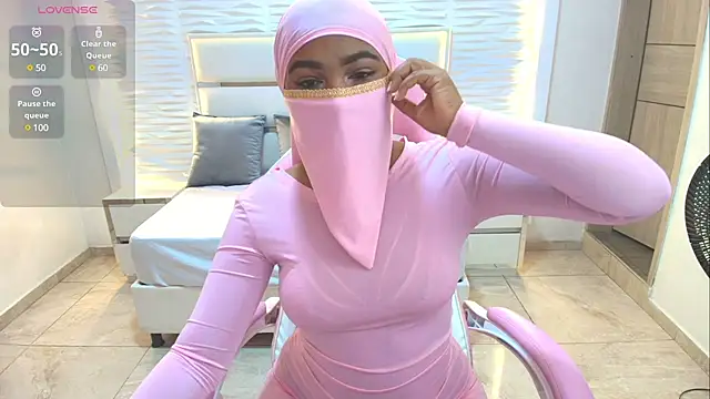 Snapshot of Zafira_kazenn chatting on February 2025 02:15:02 AM Zafira kazenn online show from February 2025 02:15:02 AM
