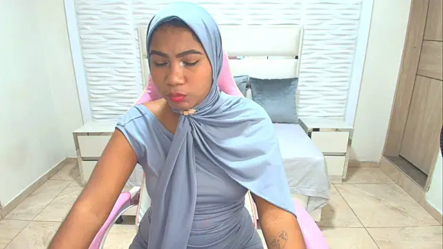 Snapshot of Zafira_kazenn chatting on March 2025 02:14:02 AM Zafira kazenn online show from March 2025 02:14:02 AM