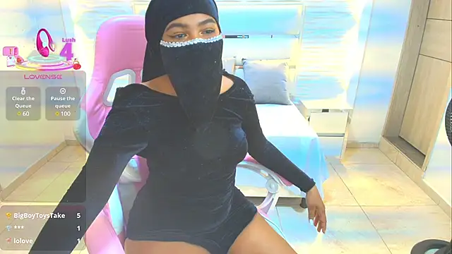 Snapshot of Zafira_kazenn chatting on March 2025 06:05:02 AM Zafira kazenn online show from March 2025 06:05:02 AM
