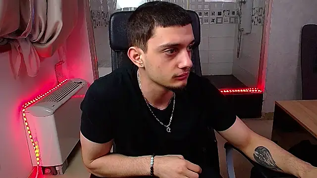 OscarGriffin online show from February 2025 03:52:01 PM