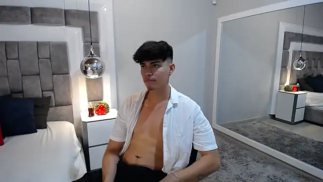 DrakeCollinss online show from February 2025 07:44:01 PM
