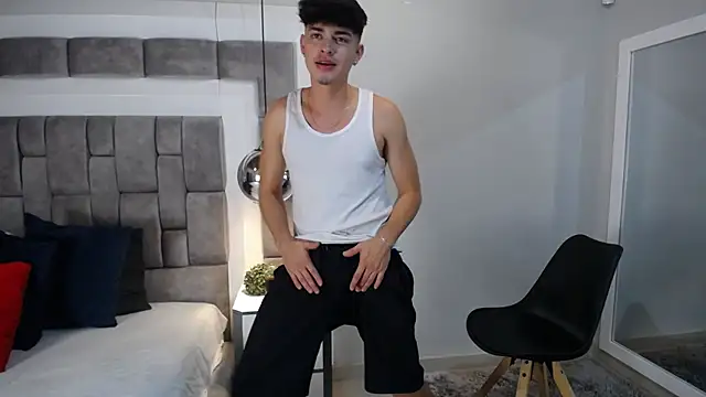 DrakeCollinss online show from February 2025 07:42:02 PM