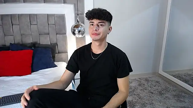 DrakeCollinss online show from February 2025 07:41:01 PM
