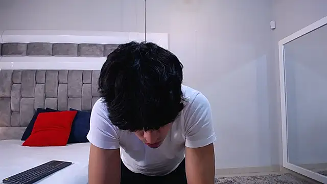 DrakeCollinss online show from February 2025 07:41:01 PM