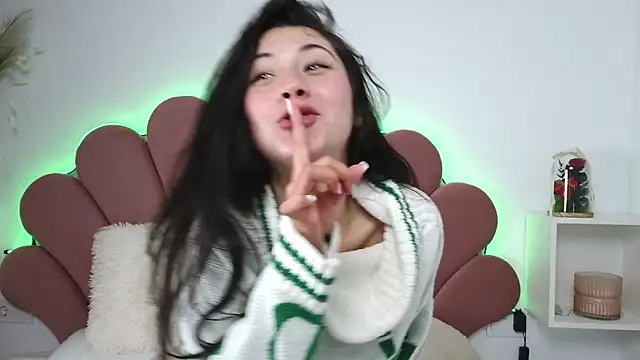 Snapshot of ScarlletRays chatting on March 2025 08:21:02 PM ScarlletRays online show from March 2025 08:21:02 PM